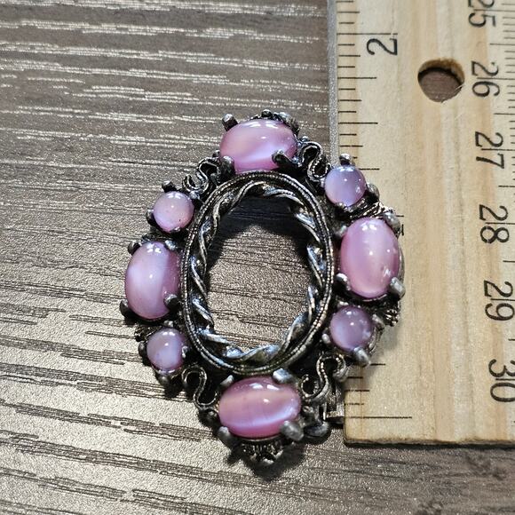 Vintage Miracle Pink Moonglow Prong Set in Silver Oval Brooch - Picture 4 of 6